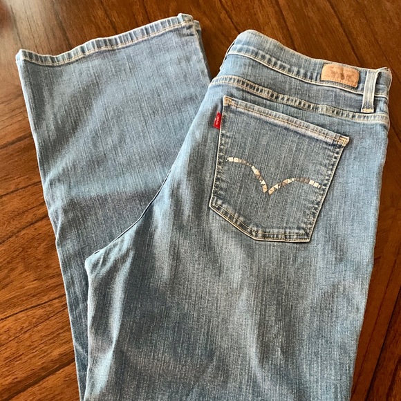 Levi’s Perfectly Slimming Bootcut 512 Jeans - Picture 1 of 6